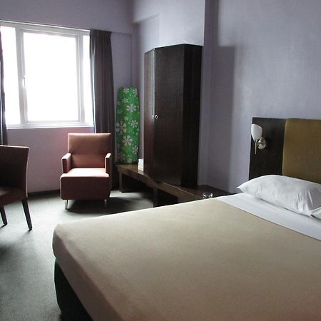 Strand Hotel Singapore Room photo